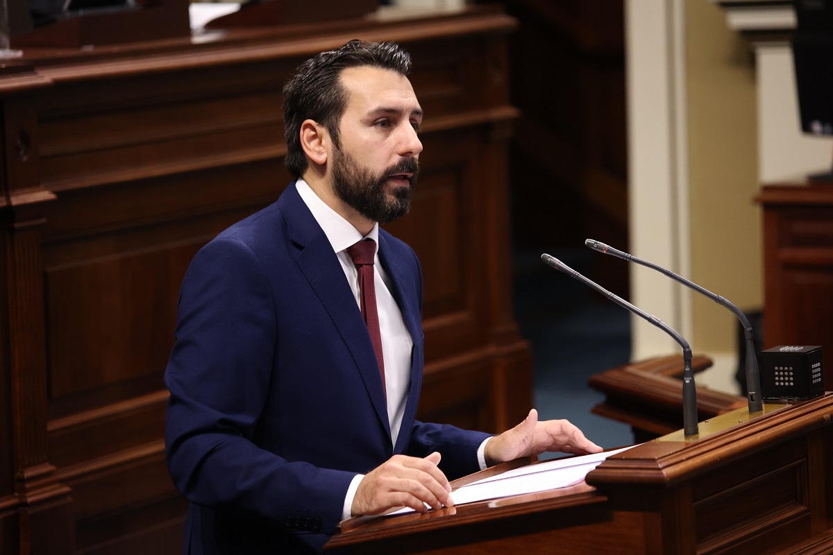 Manuel Hernández en la presentación de la PNL de vivienda