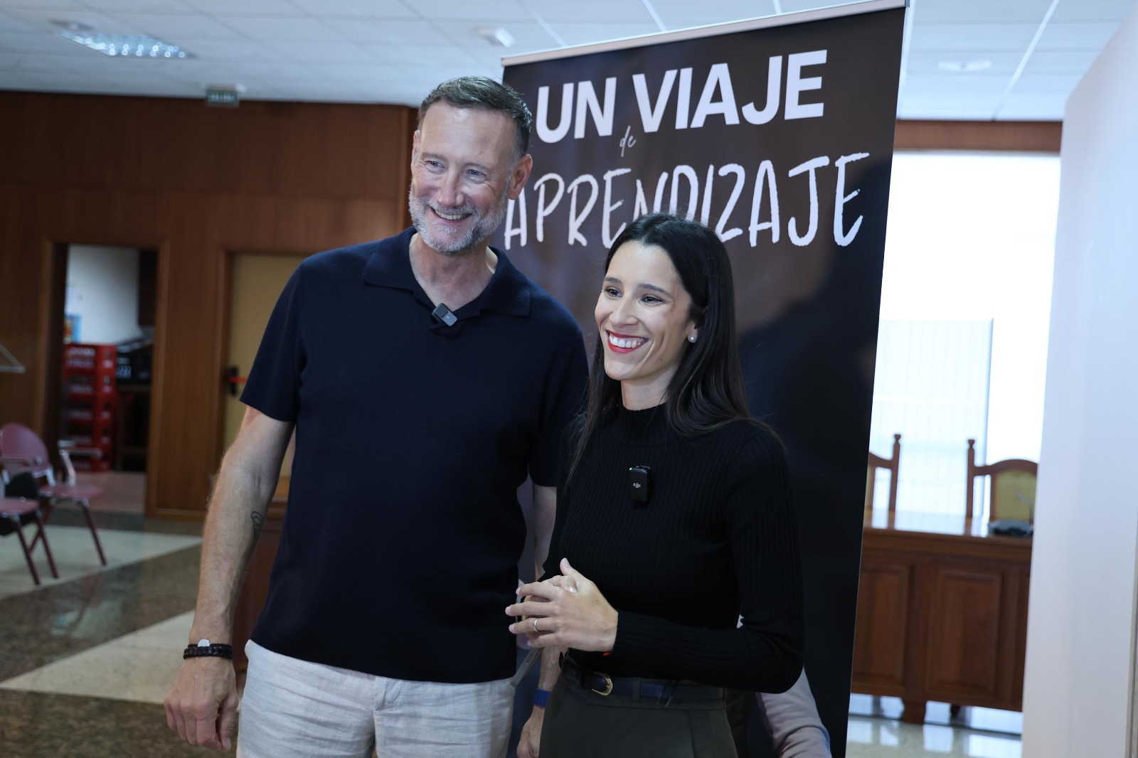 Pedro Aguado junto a la consejera Aroa Revelo.