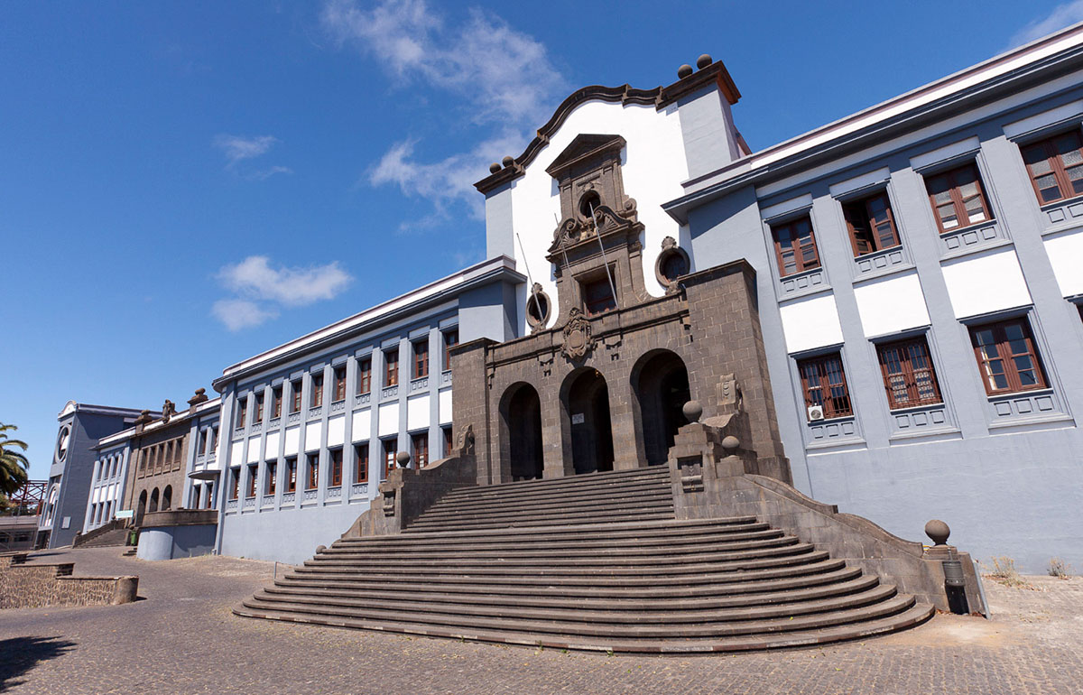 Edificio central de la Universidad de La Laguna.