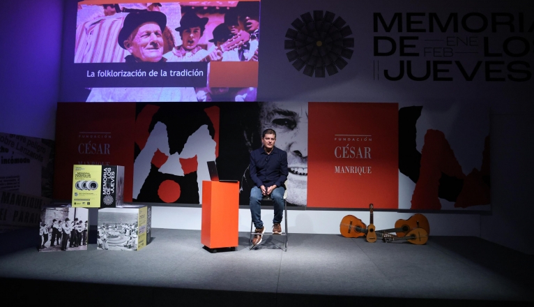 Benito Cabrera en la presentación de Memoria de los Jueves 'Memoria Sonora de Lanzarote'