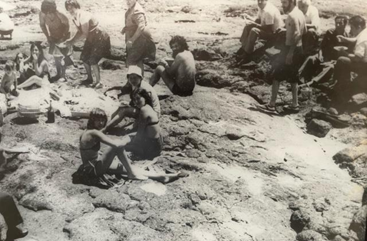 Familia en el entorno de Timanfaya. Foto: Juan José Pacheco