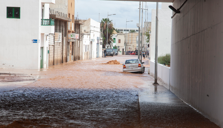 Lluvias el pasado 12 de abril en Arrecife. Foto: Juan Mateos. Lluvias el pasado 12 de abril en Arrecife. Foto: Juan Mateos.