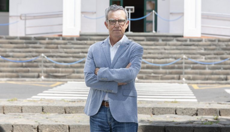 Domingo de Guzmán Pérez, exdirector del Hospital Insular de Lanzarote (1982-2022). Foto: Juan Mateos. Domingo de Guzmán Pérez, exdirector del Hospital Insular de Lanzarote (1982-2022). Foto: Juan Mateos.
