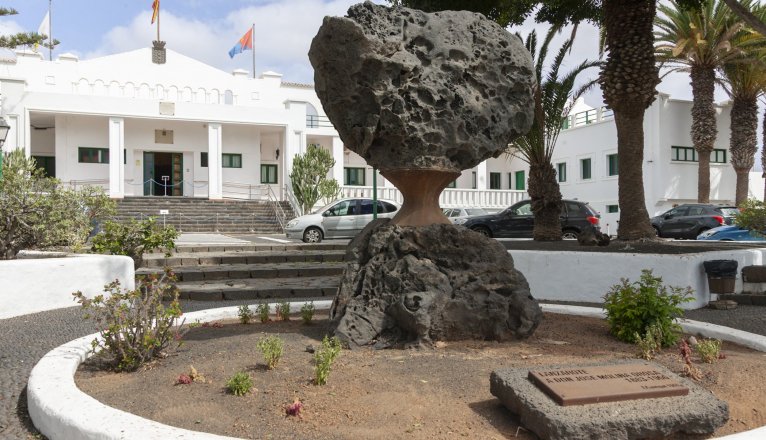 Fachada del Hospital Insular de Lanzarote: Foto: Juan Mateos. Fachada del Hospital Insular de Lanzarote: Foto: Juan Mateos.